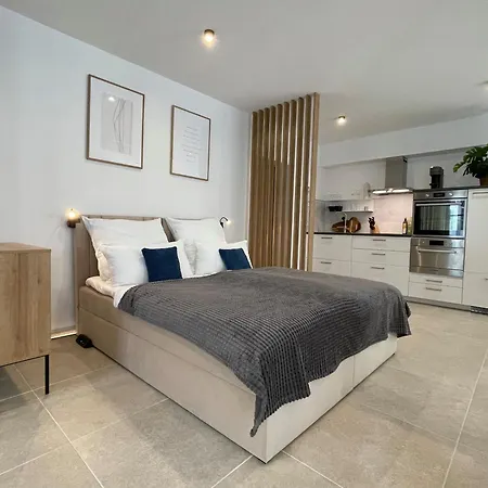 Zentrales Innenstadt Mit Garage شقة *