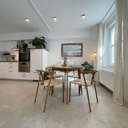 Apartment Zentrales Innenstadt Mit Garage *