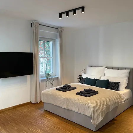 Zentrales Innenstadt Mit Garage Apartment