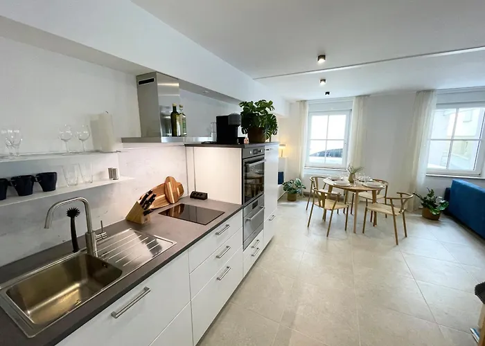 Zentrales Innenstadt Mit Garage Lejlighed *