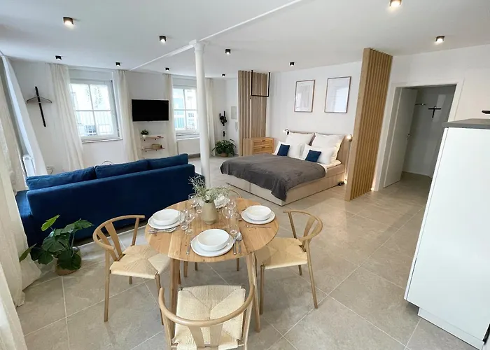 Zentrales Innenstadt Mit Garage Lejlighed Stuttgart