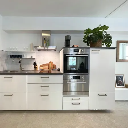 Zentrales Innenstadt Mit Garage 슈투트가르트