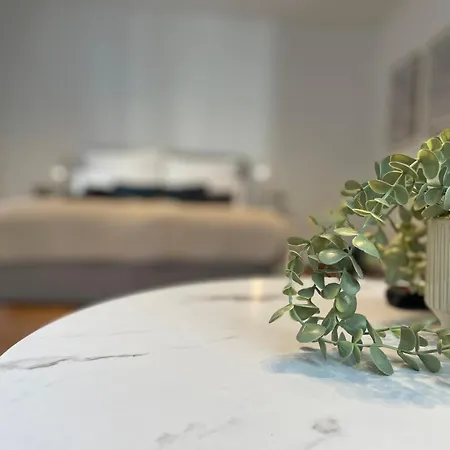 Zentrales Innenstadt Mit Garage Stoccarda