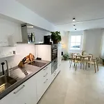 Zentrales Innenstadt Mit Garage 아파트 *